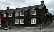 Per Amundsa-gården, Røros Bergstad. Fredet.